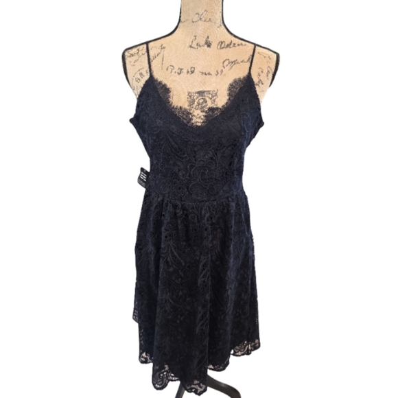 Express Navy Blue Elegant Lace Overlay Party Cocktail Formal‎ Dress Size Medium - Picture 4 of 11
